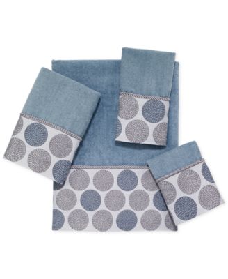 Avanti - Dotted Circles Bath Towel