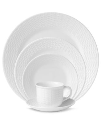 Wedgwood - "Nantucket Basket" 5-Piece Place Setting