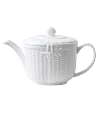 Wedgwood - "Nantucket Basket" Teapot, 33 oz.
