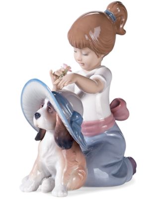 Lladró - An Elegant Touch Figurine
