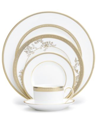 Vera Wang Wedgwood - "Lace Gold" 5-Piece Place Setting